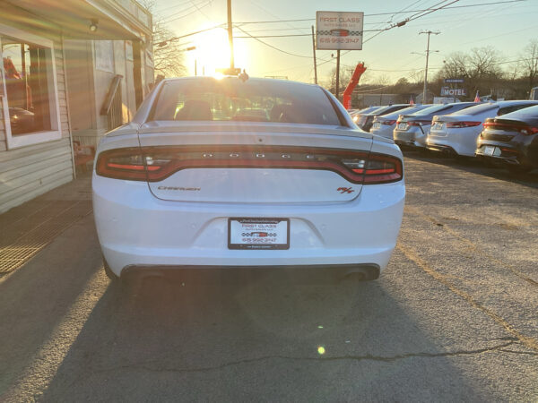 2016 Dodge Charger 4dr Sdn Road/Track RWD - Image 4